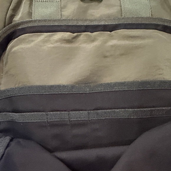 Levi's Army Green L-pack Round Backpack/NWT - Picture 5 of 12